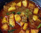 A picture of step 16 of Bengali Luchi, aloo'r dom.