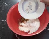 A picture of step 3 of Lettuce Chilli Dip.