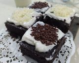 Foto langkah ke 6 dari resep Eggless Chocolate Cake (Kue Potong).