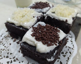 Foto langkah ke 6 dari resep Eggless Chocolate Cake (Kue Potong).