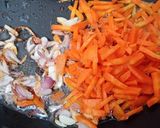 Foto langkah ke 3 dari resep Pastel Isi Bihun.