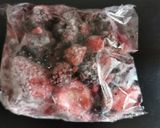 Foto del paso 1 de la receta: Frappé de frutas rojas