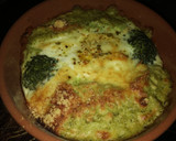 Foto del paso 2 de la receta: Puré de brócoli gratinado y huevo escondido