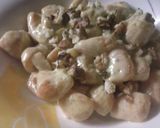 Foto del passaggio 3 della ricetta Gnocchi di zucca con crema di formaggi e noci