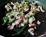 A picture of step 2 of Mushroom Penne Pasta.