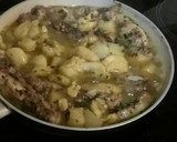 Foto del paso 2 de la receta: Pollo al ajillo con patatas