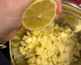 Foto del paso 2 de la receta: Compota de manzanas con canela para acompañar carnes