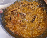 Foto del paso 4 de la receta: Fideuá de rabo de toro y champiñones
