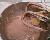 Foto langkah ke 3 dari resep Brownies Kukus Keju Lumer.