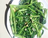 Hình bước làm 3 của món Rau muống xào chao