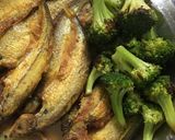 A picture of step 4 of Mustard and Broccoli Fish Curry.