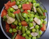 A picture of step 1 of Restaurant style mix veg.