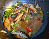 Foto langkah ke 4 dari resep Oseng Tongkol Cue.