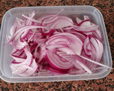 Foto del paso 1 de la receta: Cebolla roja Encurtida
