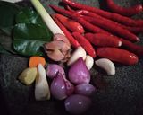 Foto langkah ke 1 dari resep Ayam suwir bumbu Bali.