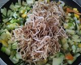Foto del paso 1 de la receta: Salteado de vegetales con atún🥒🧄🧅🫑🥗