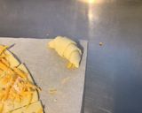 Une image de l'étape 3 de Minis croissants au cheddar, pecorino et pavot bleu.