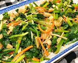 A picture of step 8 of Stir-Fried Spinach and Enoki Mushrooms with Shacha Sauce.