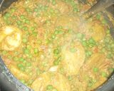 A picture of step 7 of Peas and potato curry.