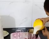 A picture of step 2 of Apple milk shake.