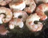 Foto del paso 2 de la receta: Fideuà de chipirones 🦑 y gambas 🍤