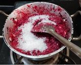 A picture of step 4 of Beetroot Halwa.