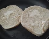 Foto del paso 4 de la receta: Sándwich🍞de pollo🍗desmechado con yogur🥛y queso🥯🧀🧇