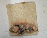صورة لخطوة 2 من وصفة اصابع البيتزا بالتوست 🍕