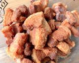 Hình bước làm 4 của món Thịt Ba Rọi Chiên Giòn Bì Lắc Tỏi Ớt