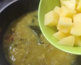 Foto langkah ke 5 dari resep Kare Sayuran.