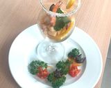 Hình bước làm 5 của món Fruity prawn cocktail 🍎🍊🥭🍍🍇🍓🍤🍤