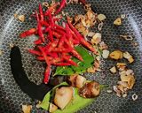 Foto langkah ke 2 dari resep Tumis Selada Air Bumbu Pedas.