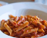 A picture of step 3 of Red sauce pasta.