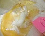 Foto langkah ke 3 dari resep Bolu kukus warna warni#berburucelemekemas.