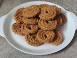 ચકરી (Chakri Recipe In Gujarati)