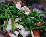 รูปขั้นตอนการทำที่ 3 ของ ยำฟักแม้วอกไก่ หนวดหมึกยักษ์