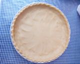 Foto langkah ke 2 dari resep Pie susu pandan bertopping buah.