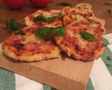 Mini túrópizzák recept fázis 3 fotója