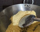 A picture of step 1 of Besan halwa.
