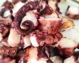 Foto del paso 2 de la receta: Guiso de Pulpo con Patatas en Salsa de Tomate, Humo y Café