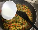 Foto langkah ke 2 dari resep PASTEL isi kentang,wortel dan telur.