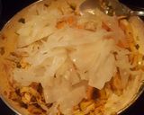 Foto del paso 3 de la receta: Tallarín de col, saltado con pollo y vegetales