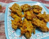 A picture of step 4 of Aloo pyaaz and shimla mirch pakoray.
