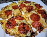 Foto del paso 3 de la receta: PIZZA🍕AL Sartén con Salami y queso🧀 Manchego...!