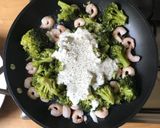 A picture of step 5 of Prawn & Broccoli pasta with Feta cheese sauce.