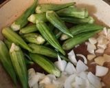 عکس مرحله 2 از دستور بامیه مصری بالصلصة (با سس گوجه‌فرنگی) 🍅🌿