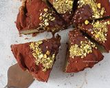 Foto langkah ke 7 dari resep Pistachio Basque Cheesecake.