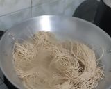 Foto langkah ke 1 dari resep Mian sian goreng vegie.