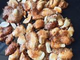 ડ્રાય ફ્રુટ ચીકી (Dry Fruit Chikki Recipe In Gujarati)