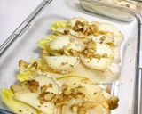 Foto del paso 2 de la receta: Endivias al horno con pera, rulo de cabra y nueces
